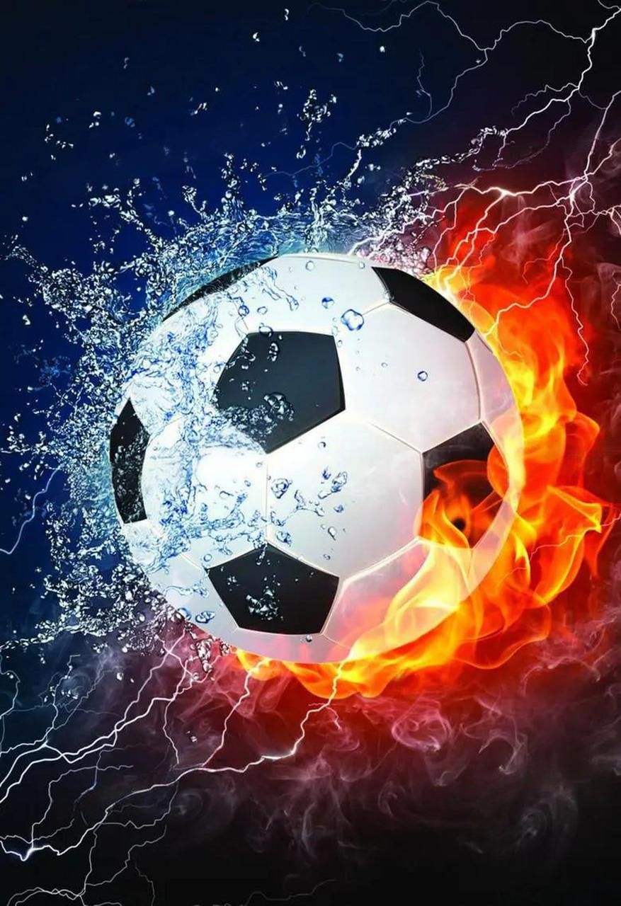 足球分析师使用捷报手机足球即时比分进行数据研究